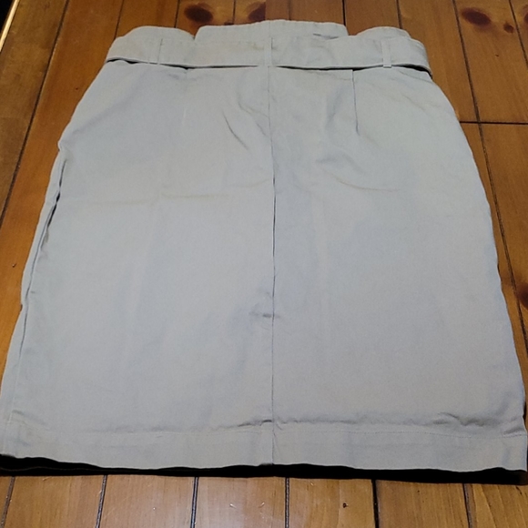 H&M Tan Pencil Skirt - Picture 2 of 2